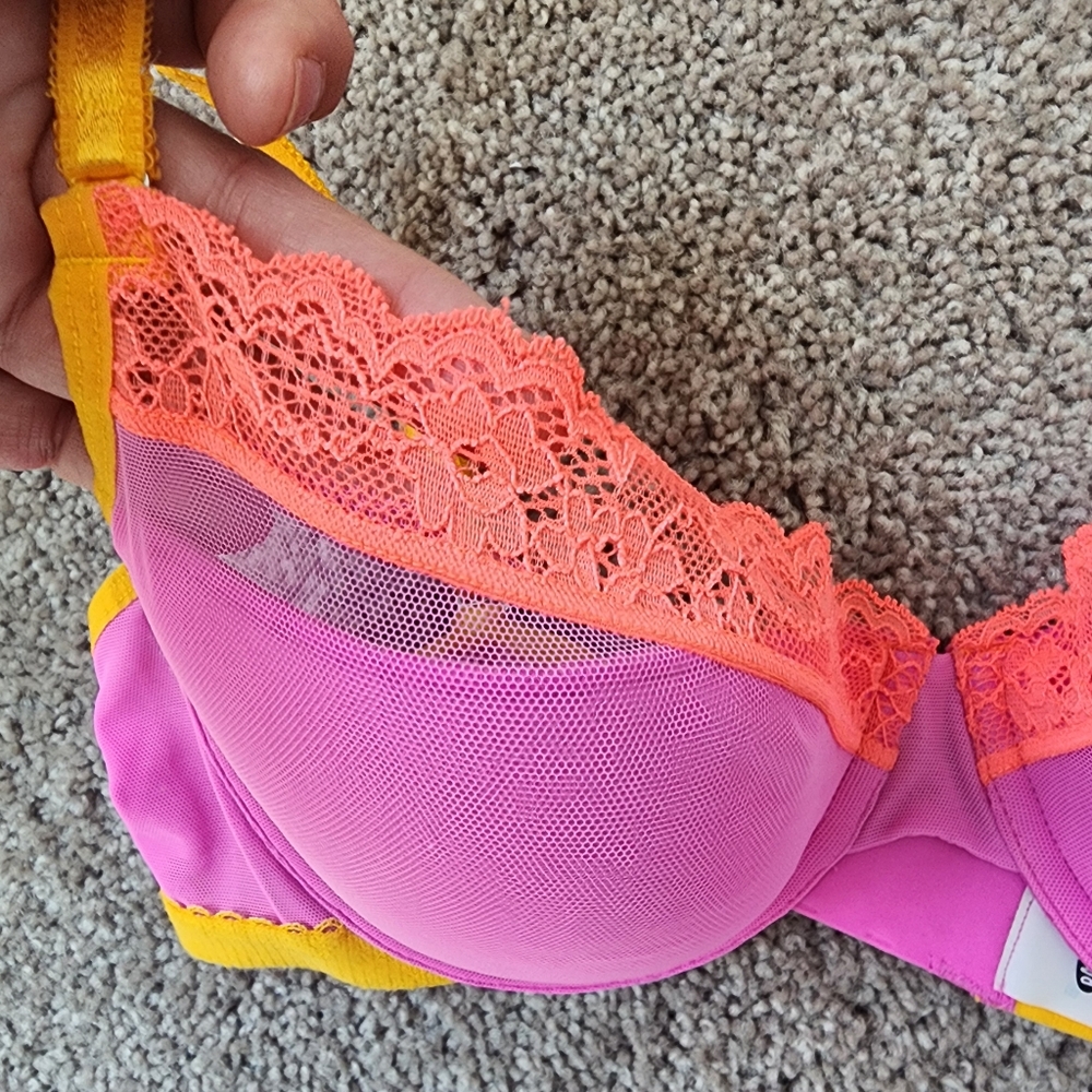 Bra - Picture 9 of 15